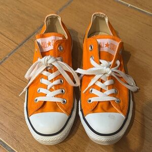 Converse Orange Low top Sneakers - Men’s size 6 - Women’s Size 8